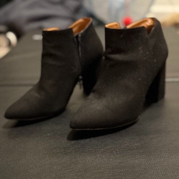 Will's Vegan Store - Point Toe Boots - Picture 2 of 7